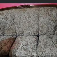 Divano+ tavolo+ 6 sedie  