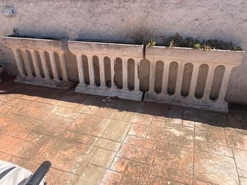 Fiorera a balaustra in cemento