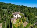 villa-di-580-m²-con-piu-di-5-locali-a-arezzo