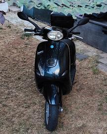 piaggio vespa Et4 125
