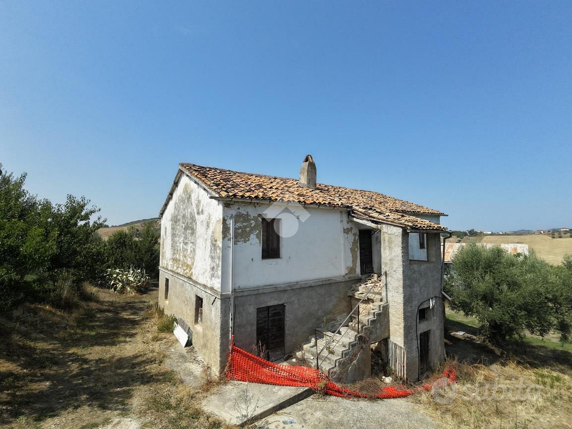 TERRENO A MOSCIANO SANT'ANGELO - Vista 4