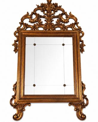 Specchio con cornice dorata in stile barocco