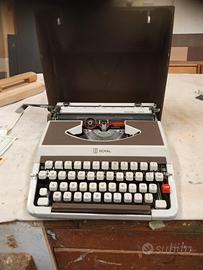 Macchina da scrivere Royal 203