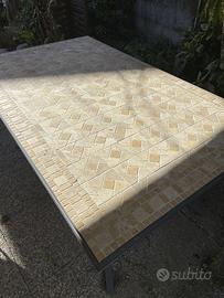 Tavolo in ferro e pietra mosaico con 6 sedie