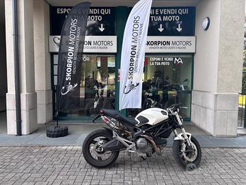 Ducati Monster 696