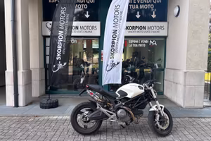 Ducati Monster 696