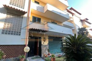 Villa plurifamiliare in Via Della Libertà