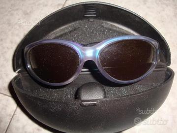 Occhiali diesel viola con custodia rigida elegante