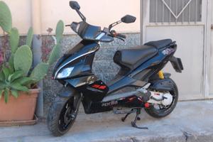 aprilia sr