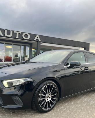 MERCEDES-BENZ A 180 d Automatic Business