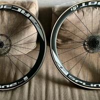 Due ruote complete in carbonio