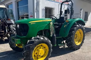 John Deere 5055 E 4 ruote motrici- anno 2011