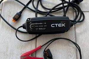 Caricabatterie e mantenitore CTEK NXT 5 come nuovo