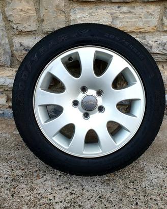 Cerchio e gomma Audi 205 55 16