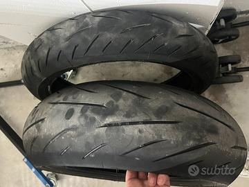 Gomme  brigestone battlax s22
