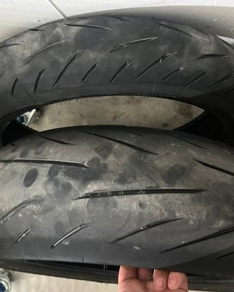 Gomme  brigestone battlax s22