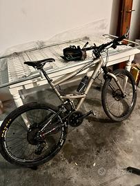 Mtb cannondale jekyll