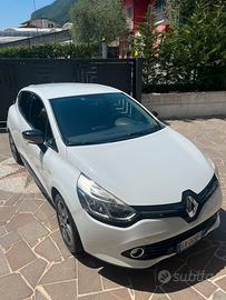Renault clio costume national