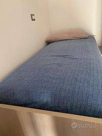 struttura 2 letti, armadio e comodino