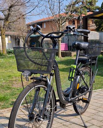 Bicicletta elettrica da donna