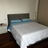 Letto matrimoniale contenitore con comodini e cass