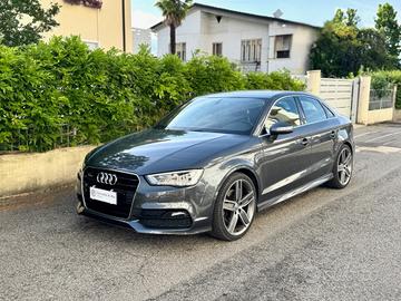 Audi A3 Sedan S-LINE 1.8 TFSI quattro S tronic Amb