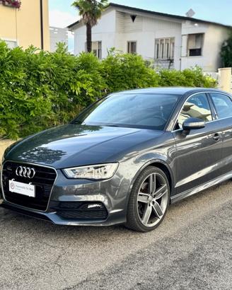 Audi A3 Sedan S-LINE 1.8 TFSI quattro S tronic Amb