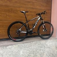 Cube Attention Taglia M