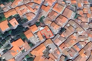 Casa con possibile realizzo di due Appartamenti