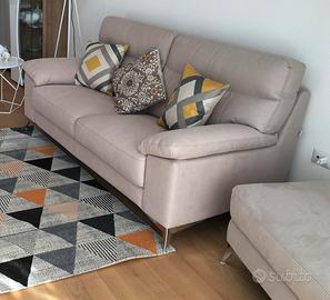 Moderno Divano + pouf