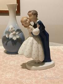 Statuina Bing & Grondahl  "primo bacio"