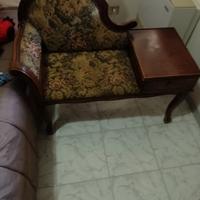 Divanetto in tessuto e legno 