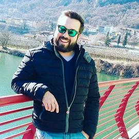 Magazziniere, operaio esperto con patentino