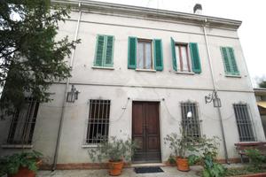 VILLA SINGOLA A SUZZARA