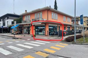 Negozio mortise fronte strada