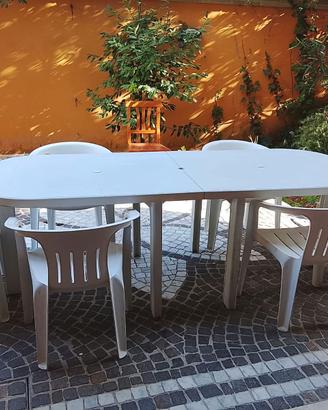 Tavolo da giardino