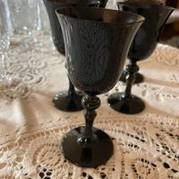 Calici in vetro nero e cristallo