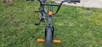 bmx. bicicletta 