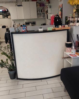 mobile bar adatto anche come bancone negozio