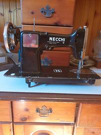 MA CCHINA DA CUCIRE VINTAGE NECCHI