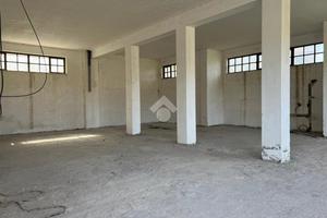 MULTILOCALE A MONTE SAN GIOVANNI CAMPANO