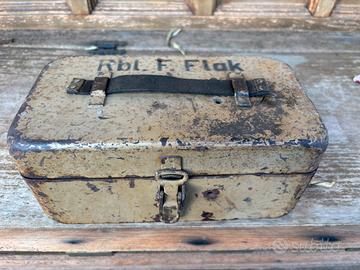 Elmetto no cassa porta ottica