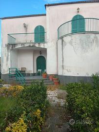 Villa indipendente in viale privato