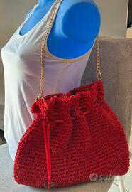 Borsa Rossa a spalla con coulisse e catena dorata