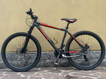 Mountain bike SRT Vision 27.5 con freni a disco