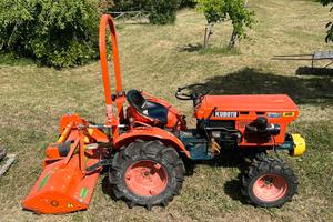 TRATTORE KUBOTA B7001