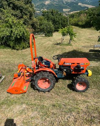 TRATTORE KUBOTA B7001