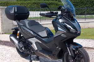 Honda ADV350 S.E. 2025 - 5.500 km perfetto