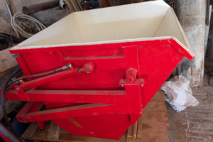 Vasca idraulica ribaltabile per raccolta uva