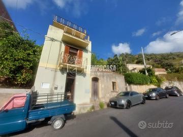 SOLUZIONE INDIPENDENTE CON ANNESSO TERRENO E DEPOS